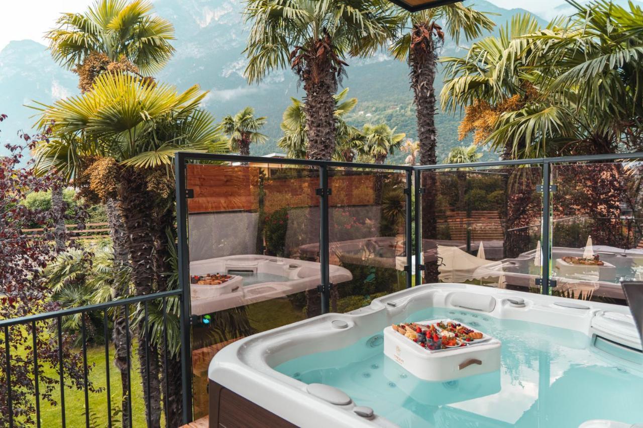 Treelodgy, The Tree House Hotel Riva del Garda Eksteriør billede
